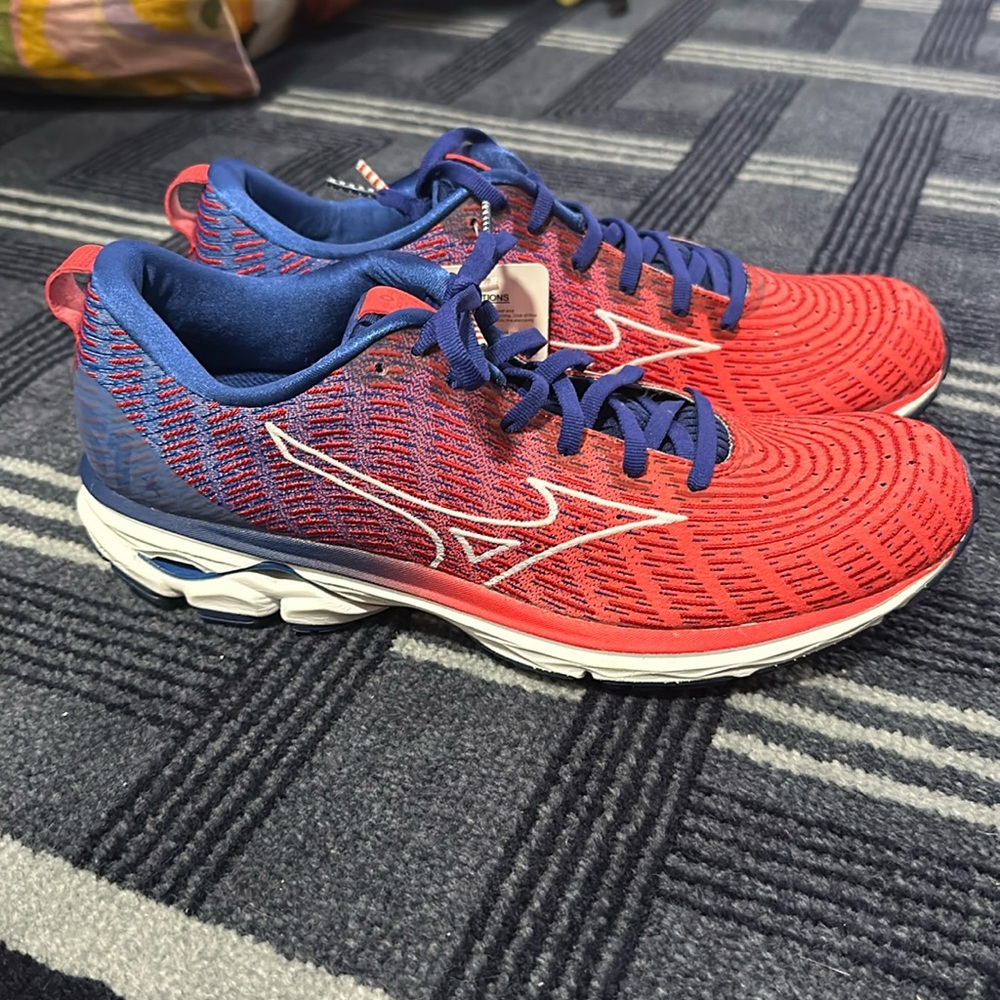 New mizuno ladies sneakers